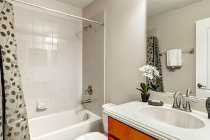 Room 26 of 380