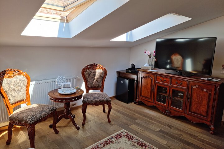 Room 15 of 50