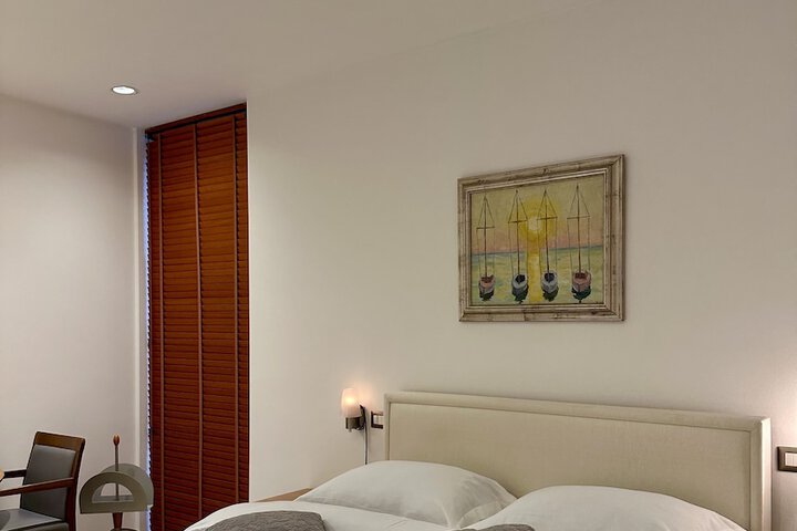 Room 19 of 96