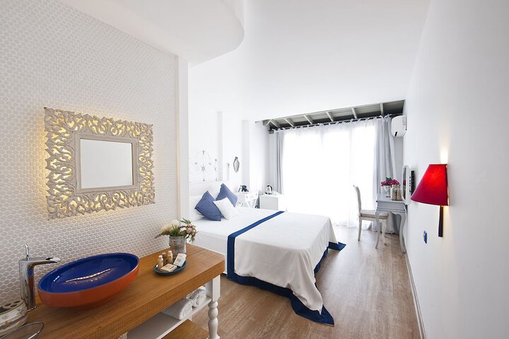 Room 9 of 39