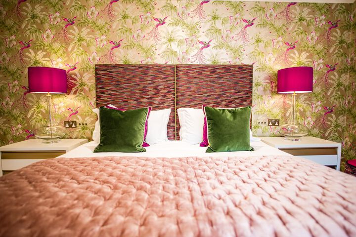 Room 28 of 63