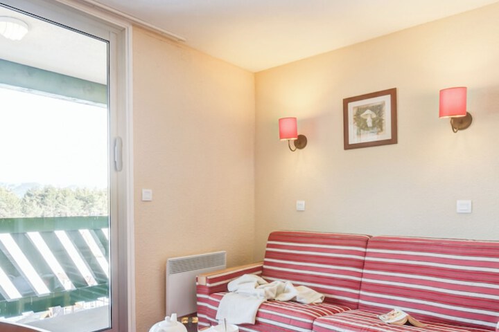 Room 9 of 34
