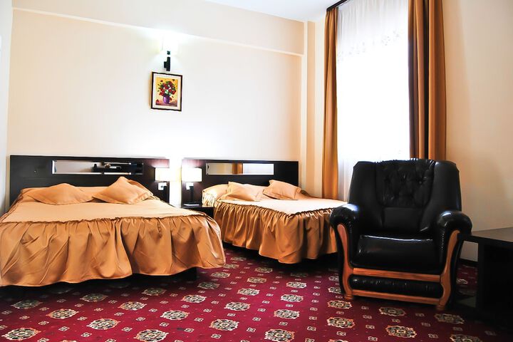 Room 12 of 30