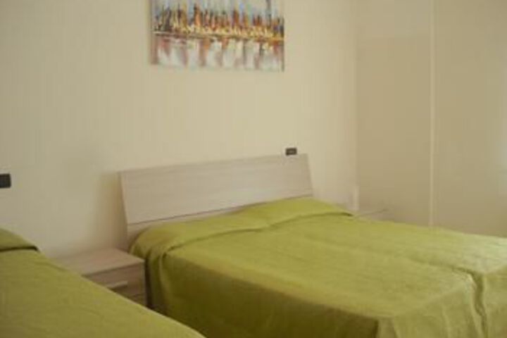 Room 3 of 12