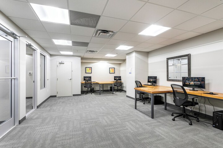Business Center 30 of 38
