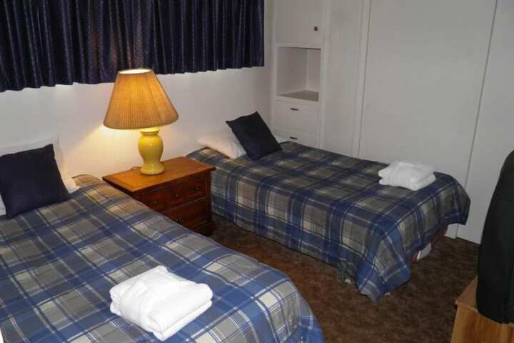 Room 4 of 12