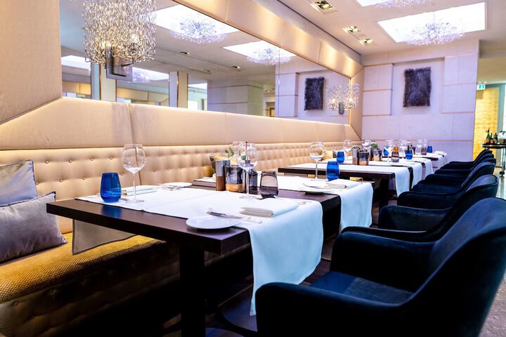 Dining 77 of 102