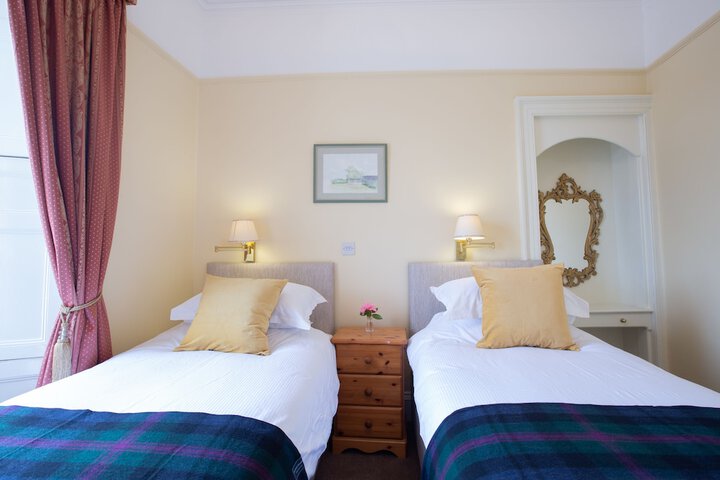 Room 5 of 26