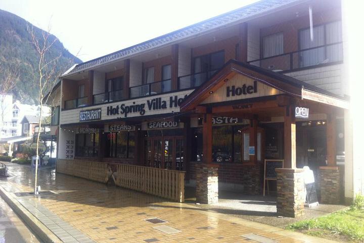 Spring Villa Hotel