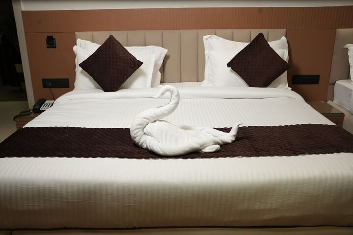 Room 3 of 7
