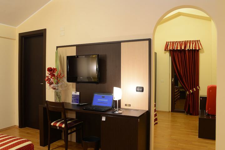 Room 36 of 68