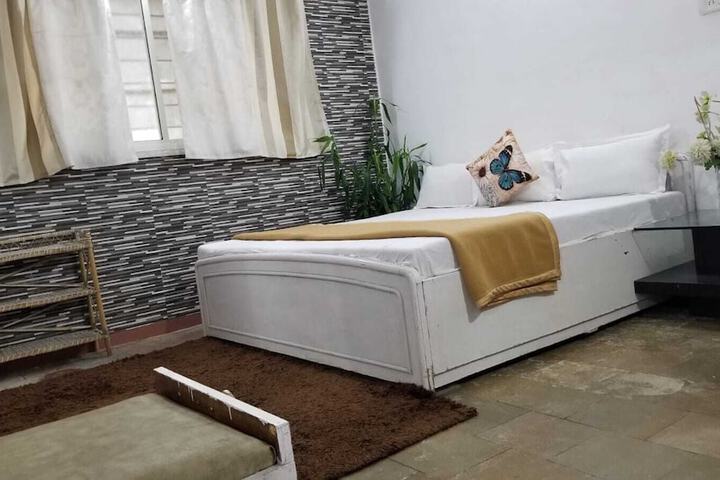 Room 17 of 65