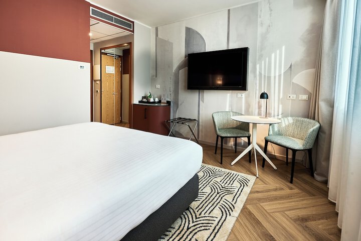 Room 14 of 116