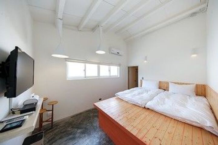 Room 16 of 30