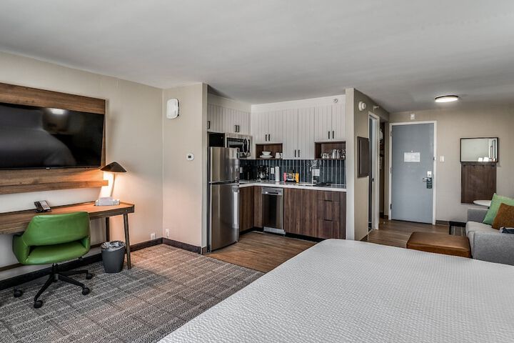 Room 11 of 74