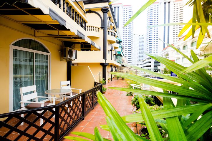 Hotel Exterior 100 of 100