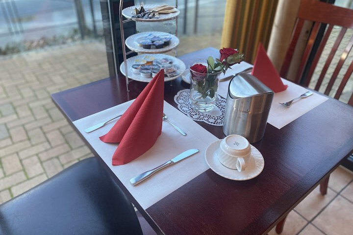 Breakfast/Coffee Service 17 of 36
