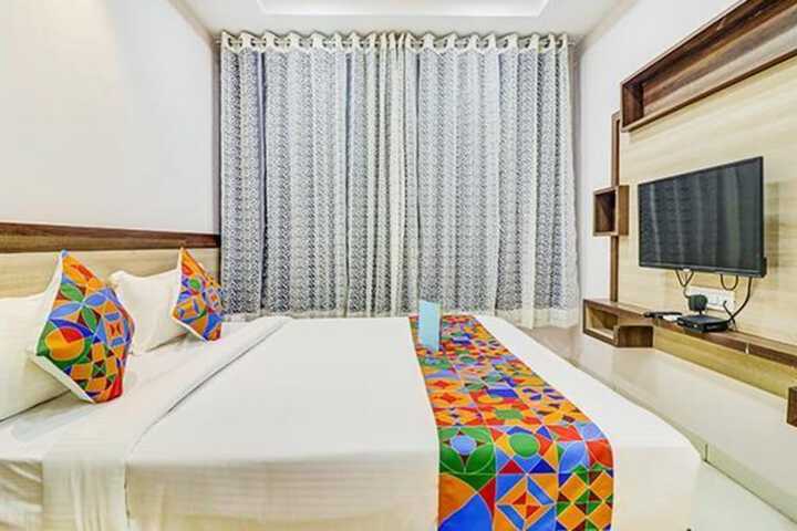 Room 20 of 33