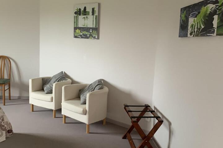 Room 30 of 33
