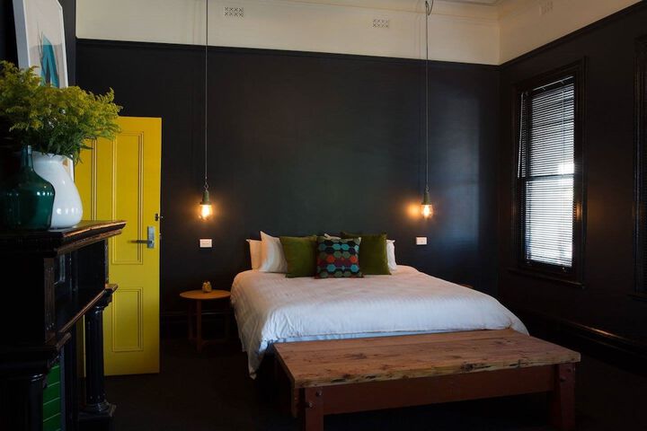 Room 9 of 37