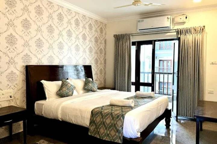 Room 3 of 25