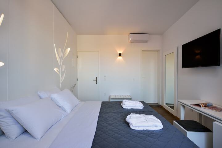 Room 8 of 29