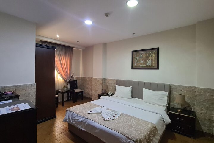 Room 116 of 340