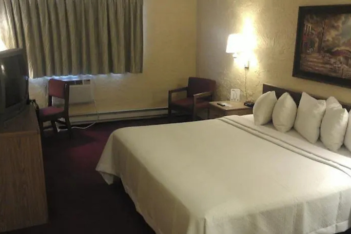 Room 2 of 7