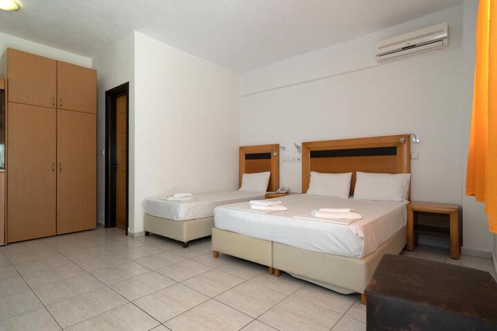 Room 26 of 38