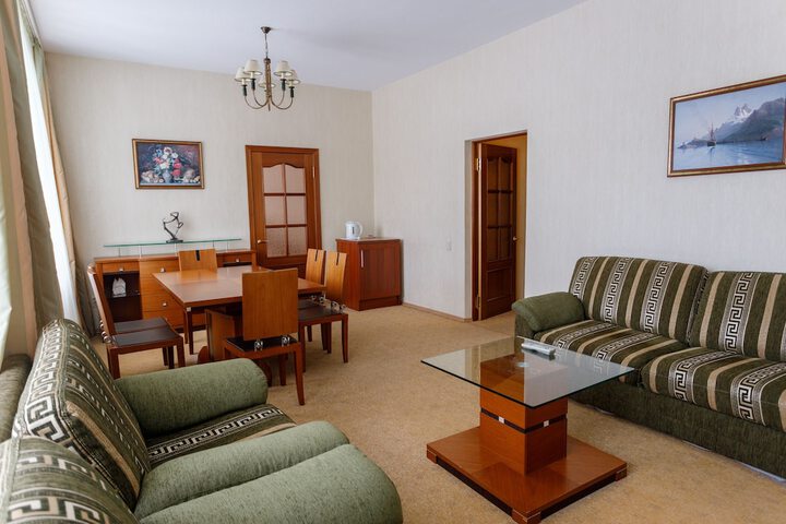 Room 50 of 82