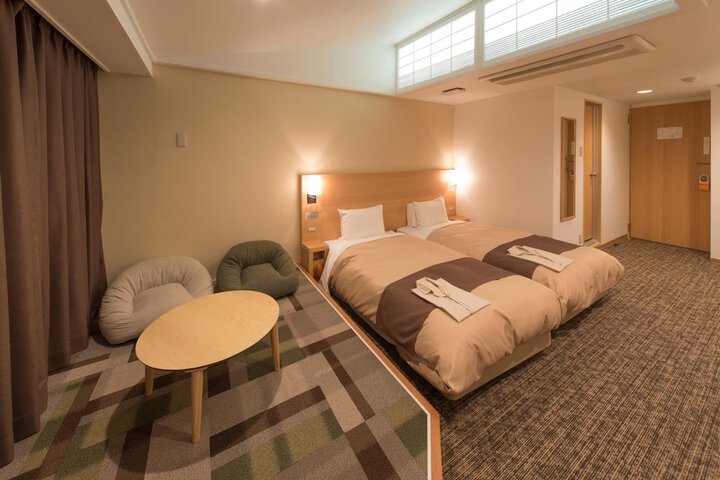 Room 21 of 43