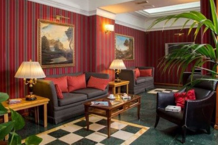 Entrance & Lobby