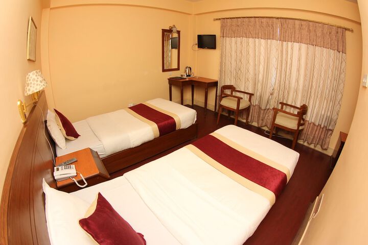 Room 12 of 33