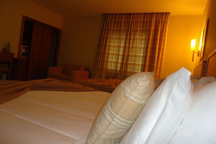 Room 2 of 38