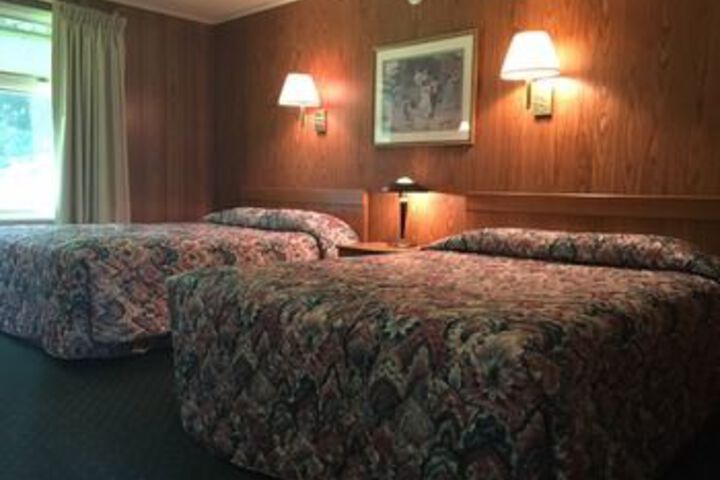 Room 5 of 16