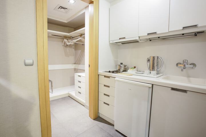 Private kitchenette