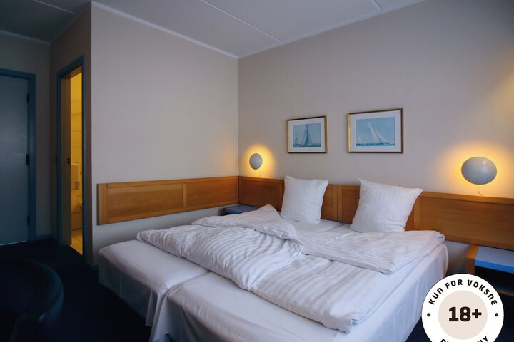 Room 9 of 28