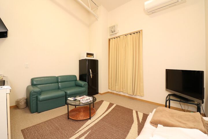 Room 17 of 43