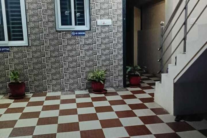 Room 5 of 10