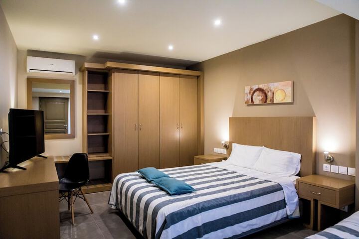 Room 46 of 102