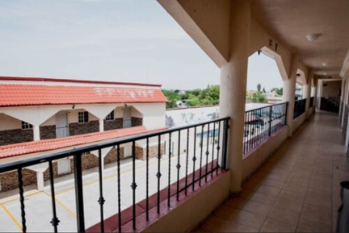 Handrails in hallways