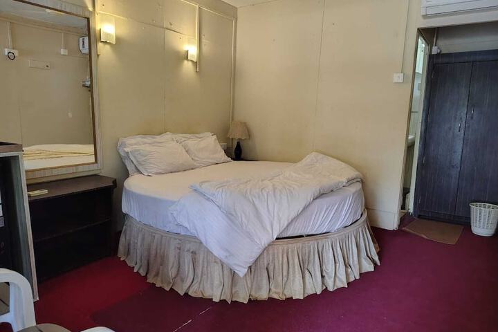 Room 22 of 46