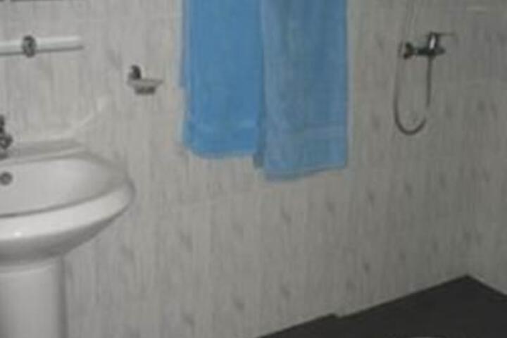 Room 4 of 5