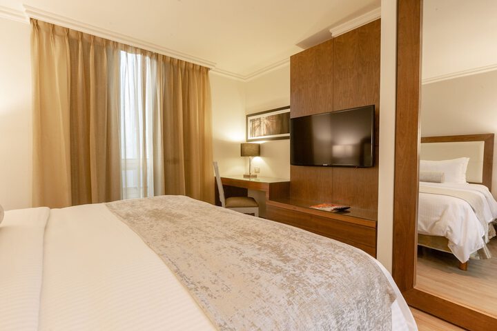 Room 6 of 61