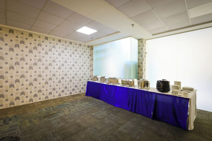 Ballroom/Hall 44 of 56