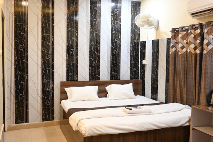 Room 5 of 25