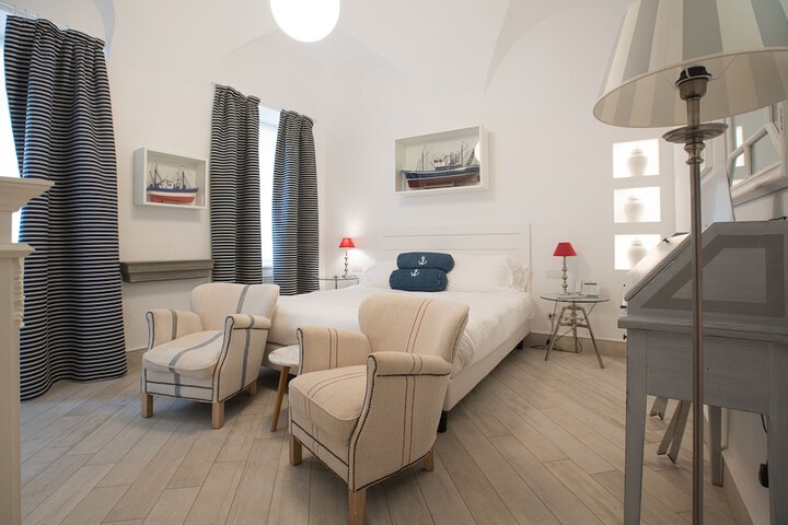 Room 15 of 89