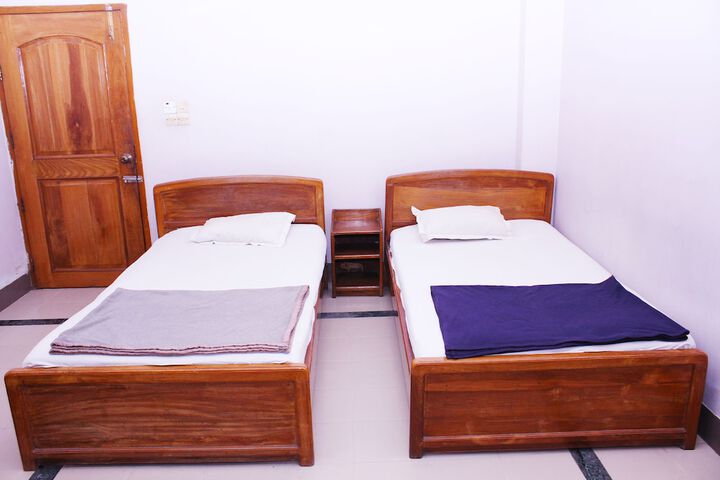 Room 11 of 42