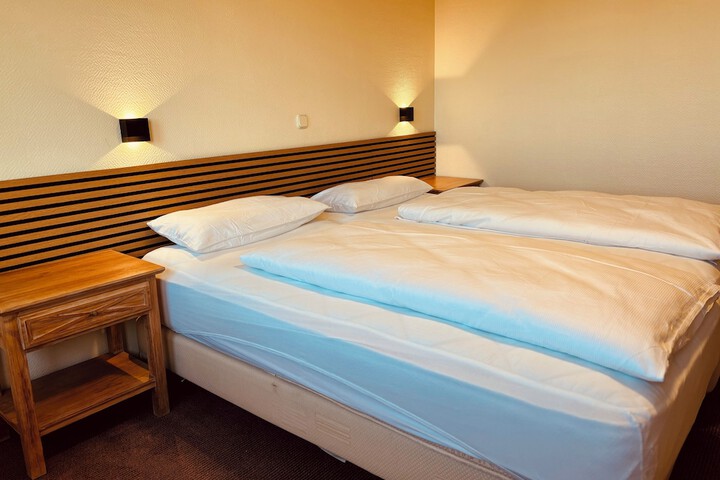 Room 8 of 26