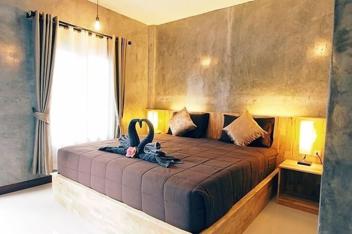 Room 9 of 80